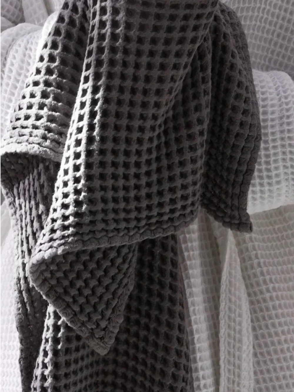 Parachute Charcoal Gray Waffle Cotton Hand Towel L1L2
